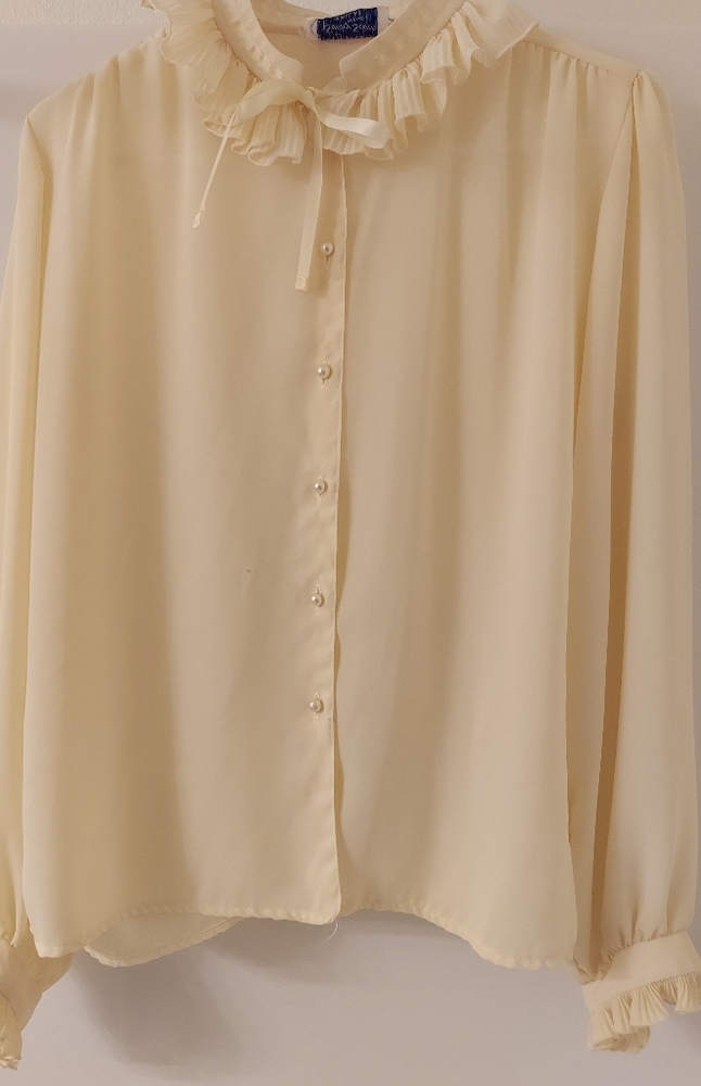 Vintage button up blouse